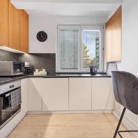 Barbyb - With Free Parking *